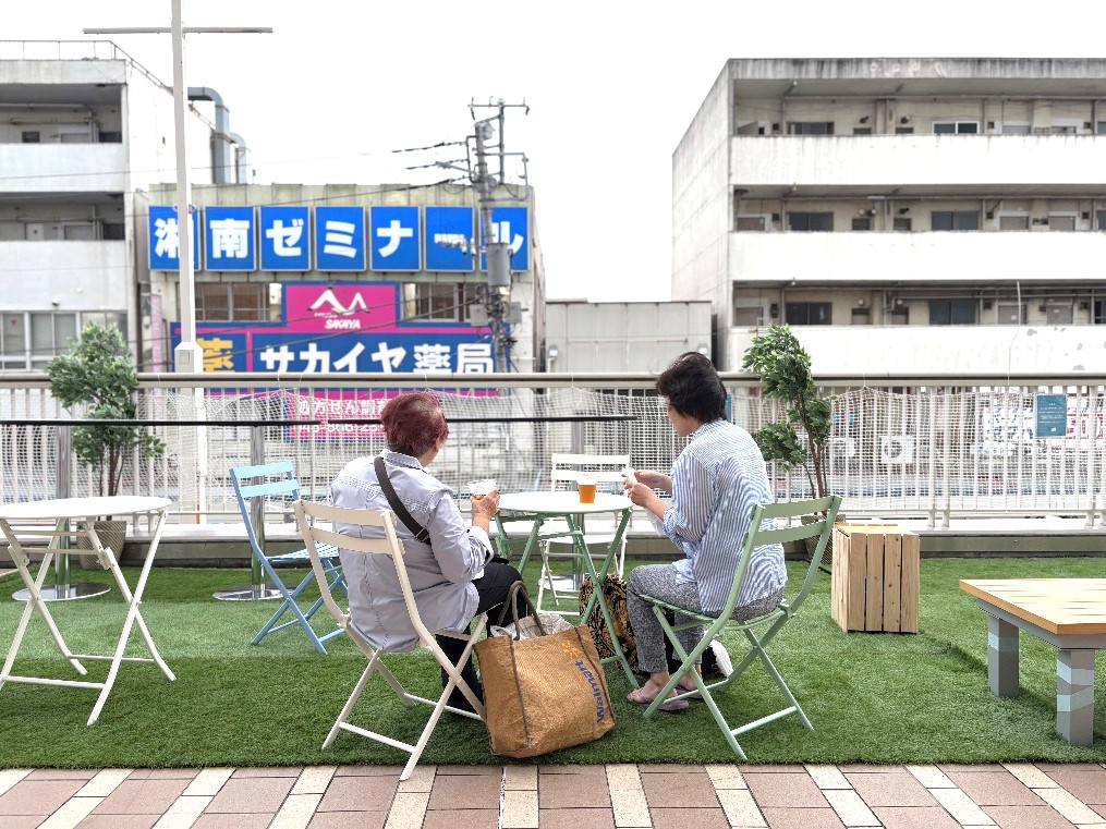 飲み物片手にひといき