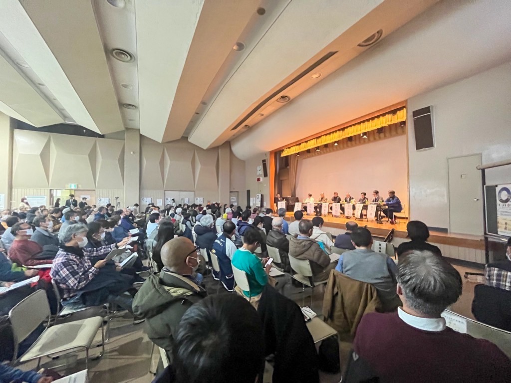 会場には300人を超える方々にお集まりいただきました